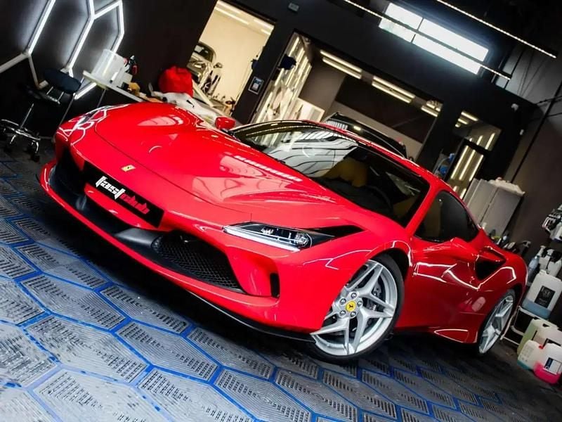 Rouge Utilisé 2020 Ferrari F8 Coupé | 275 990 € - Image 1/4