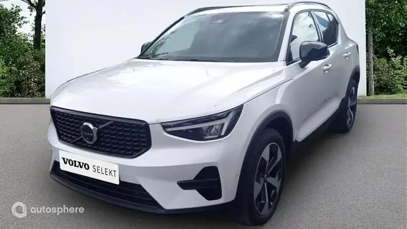 Blanc Utilisé 2025 Volvo XC40 Ultra SUV | 45 990 € (Prix juste) - Image 1/4