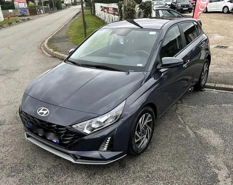 Gris Occasion 2025 Hyundai i20 Berline | 17 990 € (Bon prix) - Image 1/4