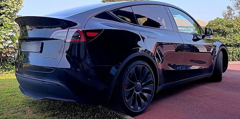 Noir Utilisé 2023 Tesla Model Y Performance SUV | 43 900 € - Image 1/4