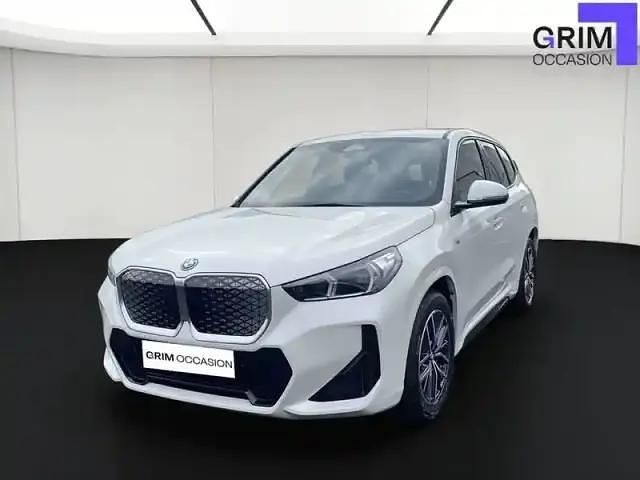 Mineralweiss metallic Occasion 2023 BMW iX1 Efficient Dynamics SUV | 33 890 € (Bon prix) - Image 1/4