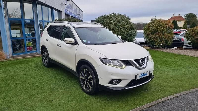 Blanc Occasion 2017 Nissan X-Trail Tekna SUV | 13 980 € (Prix juste) - Image 1/4