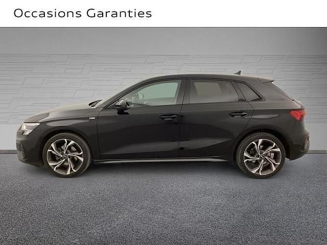 Occasion Audi A3 S-Line 124 ch (91 kW) 2023 Noir mythe métallisé Berline