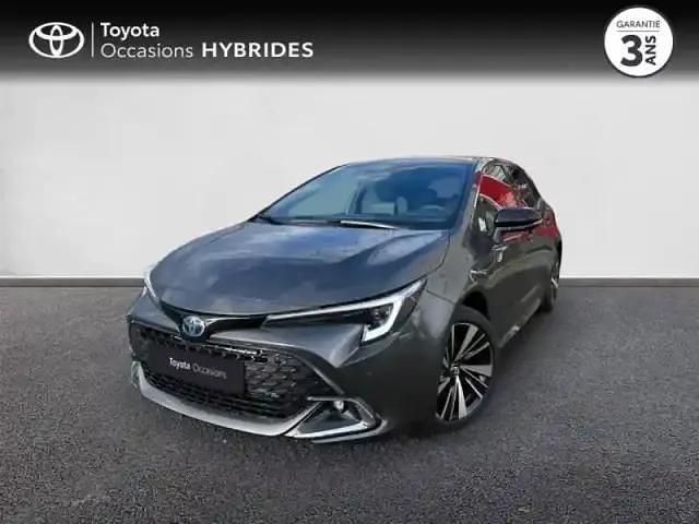Gris atlas métallisé Occasion 2025 Toyota Corolla Design Berline | 31 890 € (Prix cher) - Image 1/4
