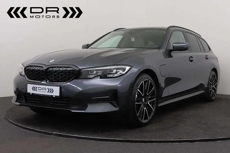 Gris Utilisé 2020 BMW 330e Break | 25 995 € (Prix juste) - Image 1/4