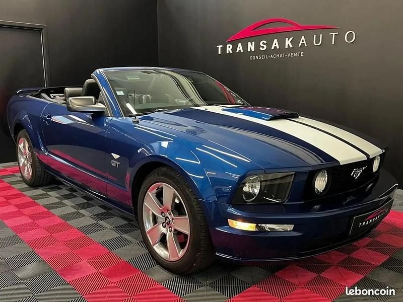 Bleu Occasion 2007 Ford Mustang GT Cabriolet | 27 990 € (Prix juste) - Image 1/4