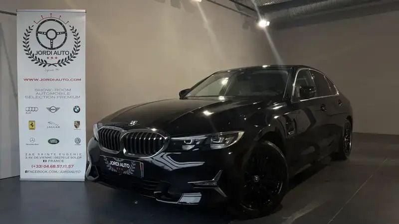 Utilisé 2022 BMW 320e Luxury Line Berline | 35 880 € (Prix cher) - Image 1/4