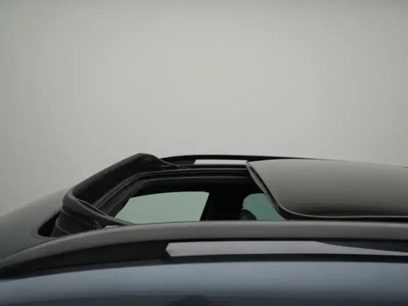 Image 2/4
