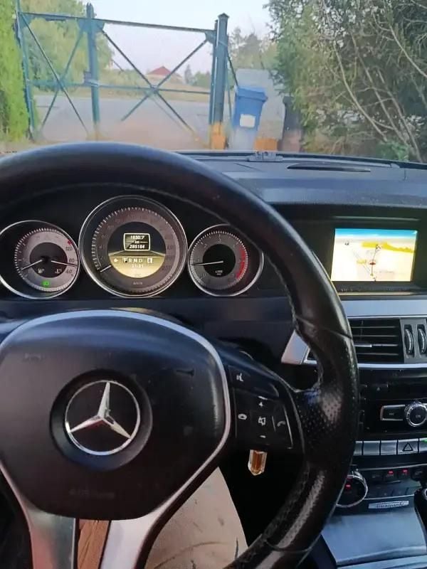 Noir Occasion 2012 Mercedes 180 Avantgarde Berline | 6 000 € - Image 1/4