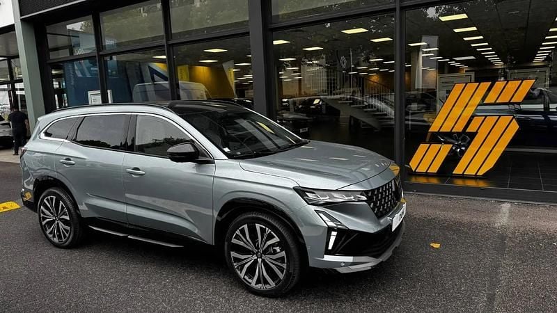 Gris Nouvelle 2025 Renault Espace Iconic Monospace | 48 240 € - Image 1/4