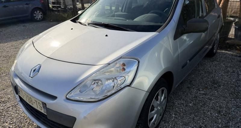 Utilisé 2013 Renault Clio III Collection Citadine | 6 490 € (Prix cher) - Image 1/1