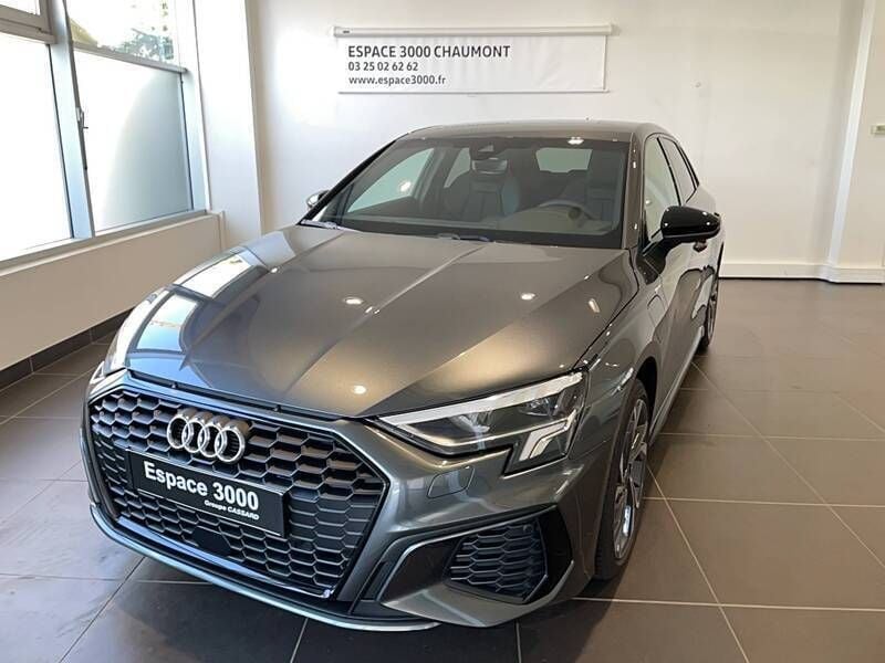 Gris Nouvelle 2024 Audi A3 Sportback Sport Berline | 46 400 € (Prix cher) - Image 1/3