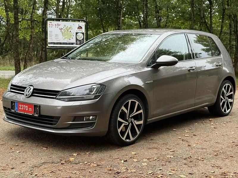 Orange Utilisé 2014 VW Golf VII Berline | 10 999 € (Prix juste) - Image 1/4