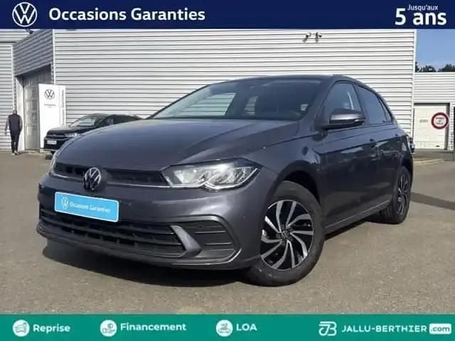 Gris Utilisé 2025 VW Polo Life Berline | 20 980 € (Prix juste) - Image 1/4