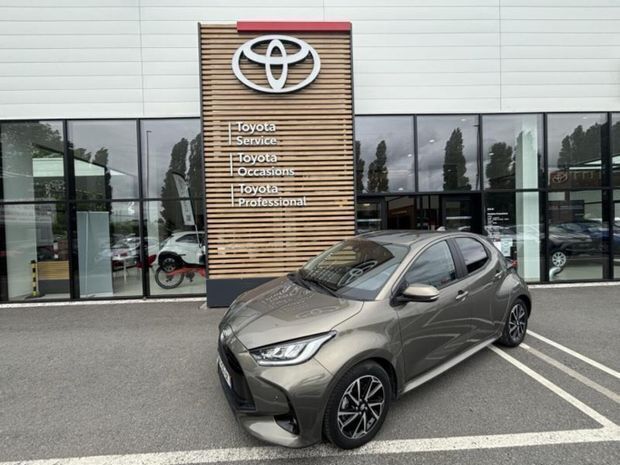 Utilisé 2023 Toyota Yaris Hybrid Design | 17 230 € (Super prix) - Image 1/4