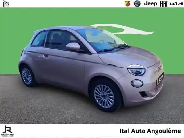 Occasion Fiat 500e 86 kW (118 ch) 2023 Rose gold métal Citadine