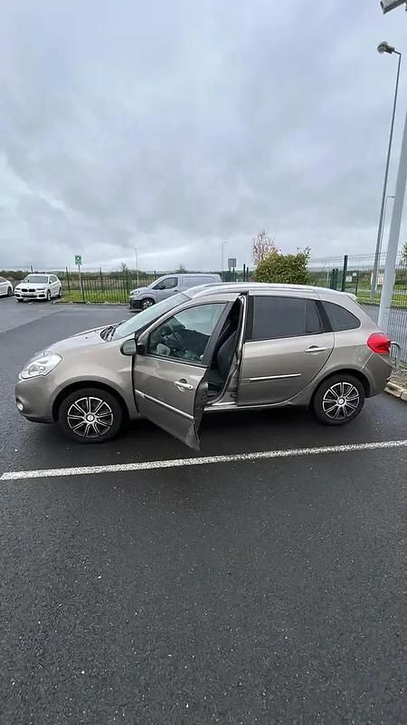 Occasion 2011 Renault Clio GrandTour Break | 3 900 € - Image 1/4