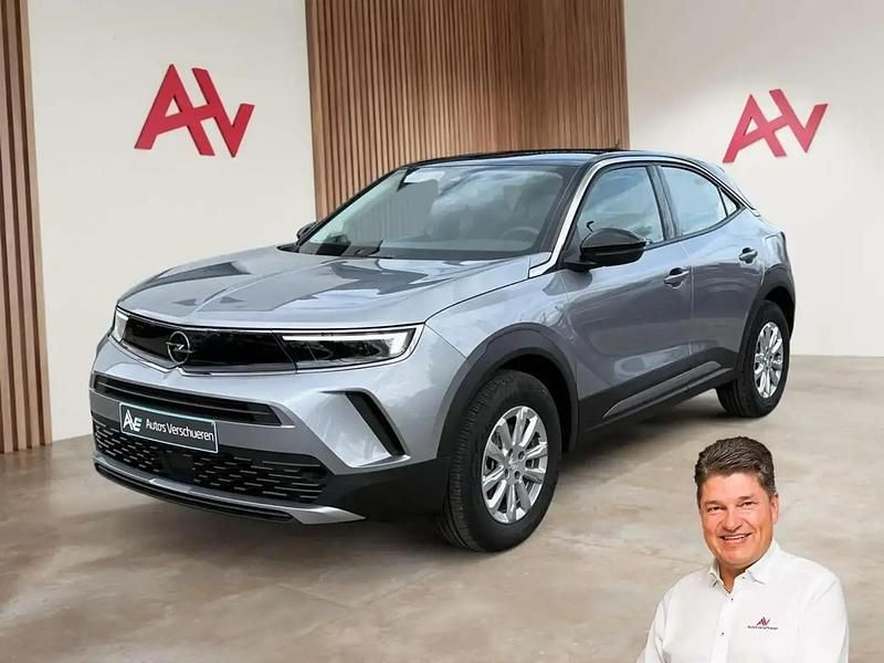 Gris Utilisé 2023 Opel Mokka-e Edition SUV | 20 990 € (Prix juste) - Image 1/4