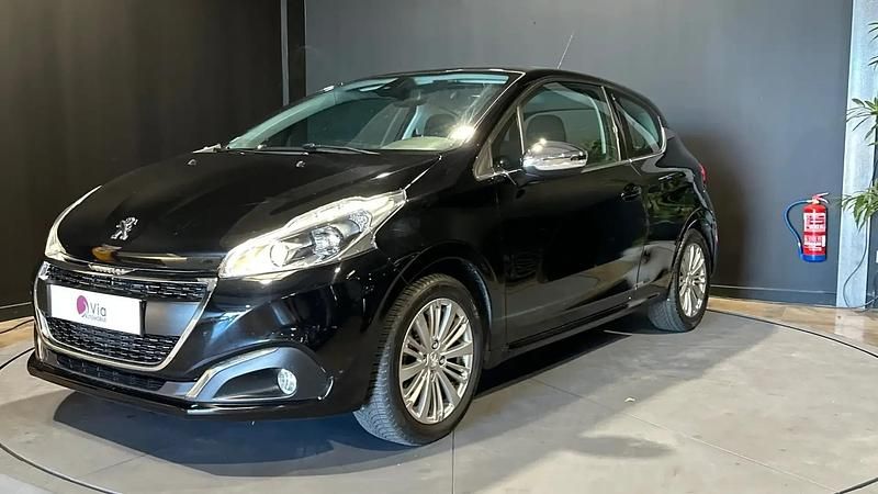 Noir Occasion 2018 Peugeot 208 Allure Citadine | 7 490 € (Bon prix) - Image 1/4