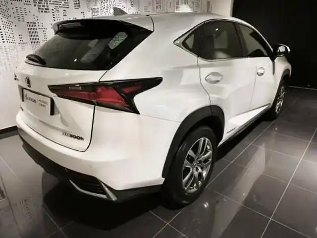 Occasion Lexus NX300h 155 ch (114 kW) 2018 Blanc arctique SUV