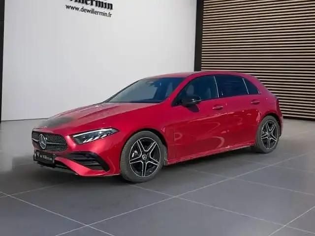 Rouge Utilisé 2023 Mercedes A180 Berline | 32 900 € (Prix juste) - Image 1/4