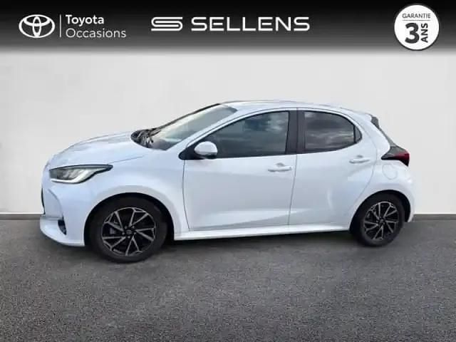 Occasion Toyota Yaris Hybrid Design 116 ch (85 kW) 2022 Blanc Berline