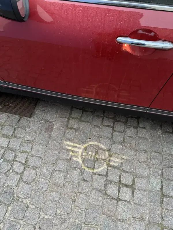 Image 2/4