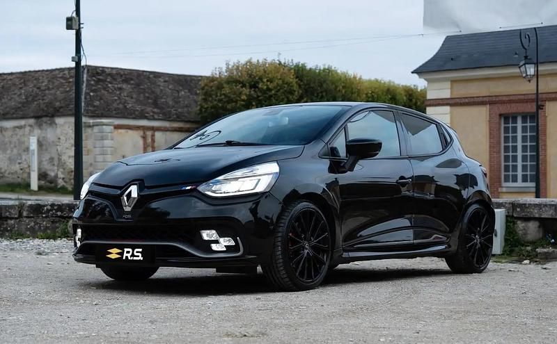 Utilisé 2017 Renault Clio IV Trophy Berline | 22 490 € (Prix cher) - Image 1/4