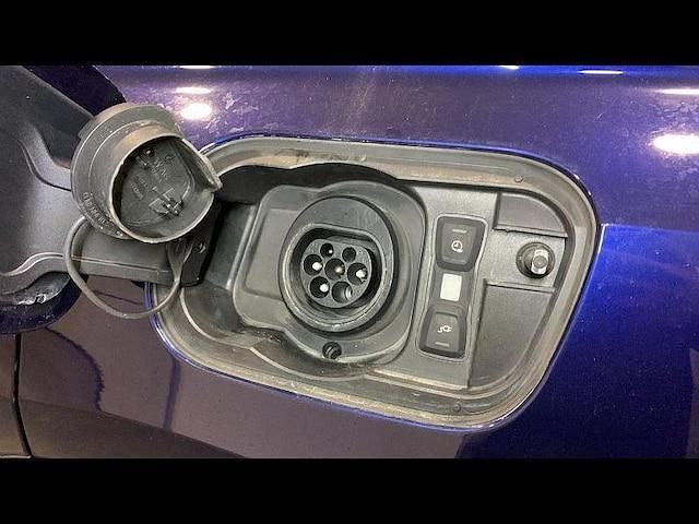 Image 2/4