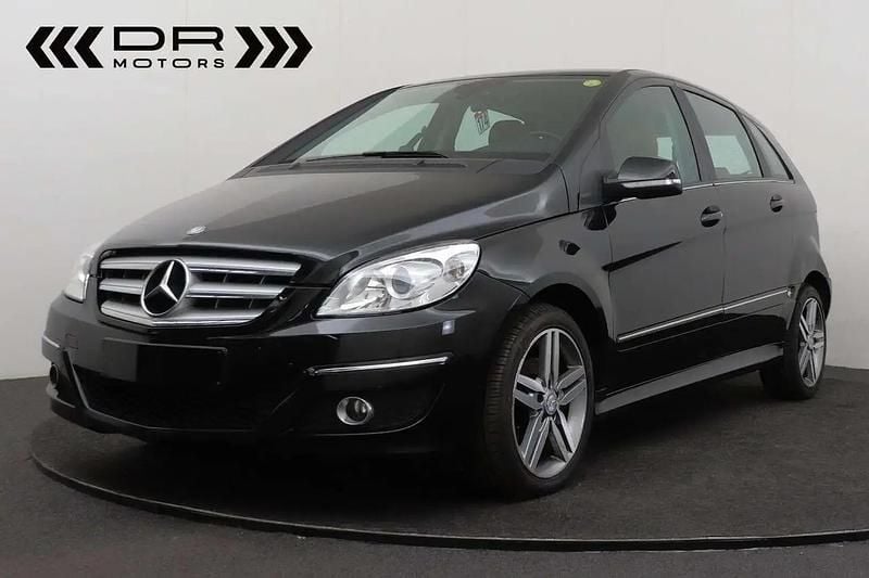 Noir Utilisé 2011 Mercedes B180 Monospace | 6 495 € (Bon prix) - Image 1/4