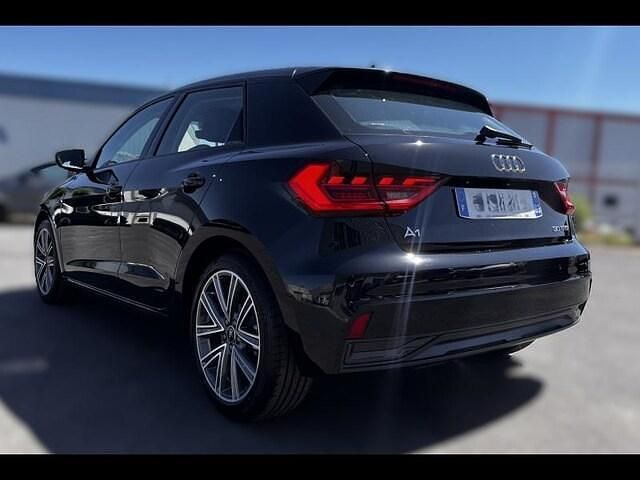 Occasion Audi A1 Sportback Design 116 ch (85 kW) 2025 Noir mythe métallisé gris manhattan métallisé Citadine