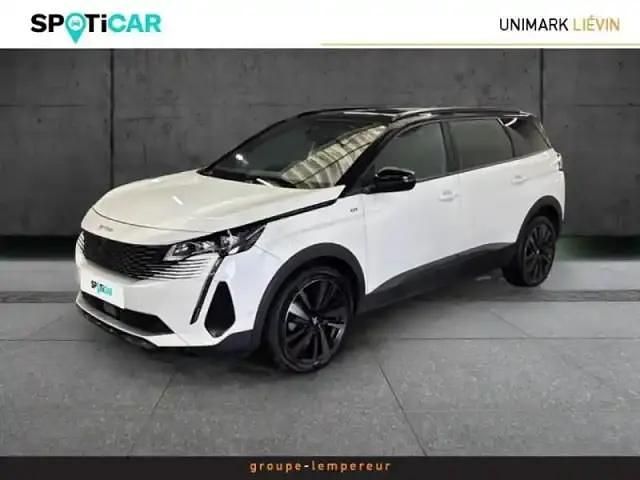 Blanc nacré (n) Utilisé 2023 Peugeot 5008 GT SUV | 28 999 € (Prix cher) - Image 1/4