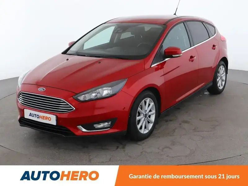 Bleu Utilisé 2015 Ford Focus Titanium Berline | 10 490 € (Prix juste) - Image 1/2