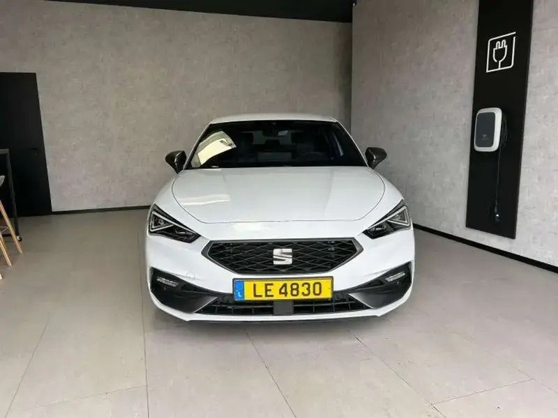 Blanc Utilisé 2024 Seat Leon FR Berline | 32 717 € (Prix cher) - Image 1/4