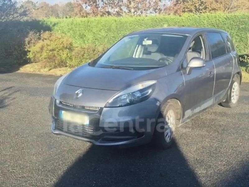 Gris Utilisé 2013 Renault Scénic III Authentique Monospace | 6 500 € (Prix juste) - Image 1/4