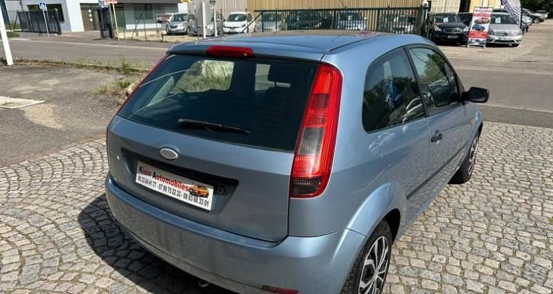 Occasion Ford Fiesta 71 ch (52 kW) 2005 Bleu Citadine