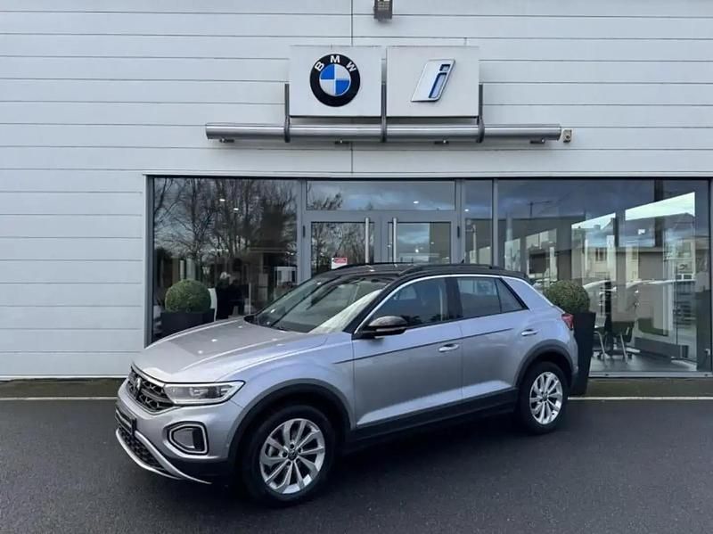 Gris Occasion 2023 VW T-Roc Life SUV | 20 990 € (Bon prix) - Image 1/4