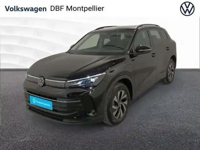 Noir Utilisé 2024 VW Tiguan Life SUV | 41 880 € (Prix cher) - Image 1/4
