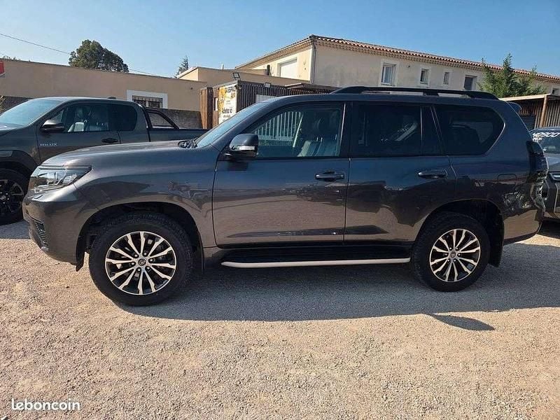 Occasion Toyota Land Cruiser Lounge 205 ch (150 kW) 2022 Gris SUV
