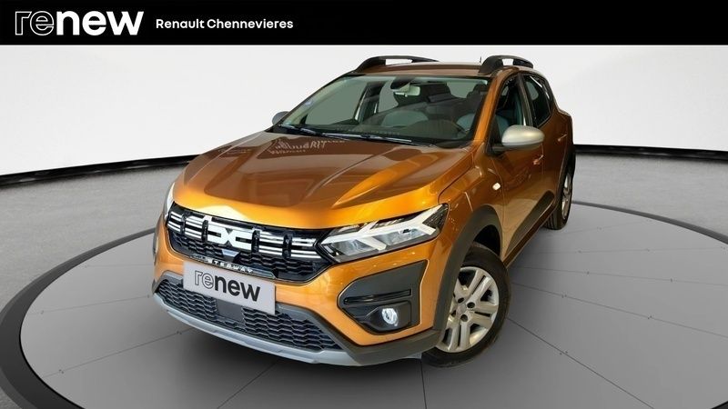 Orange Utilisé 2022 Dacia Sandero Comfort Citadine | 13 990 € (Prix juste) - Image 1/4