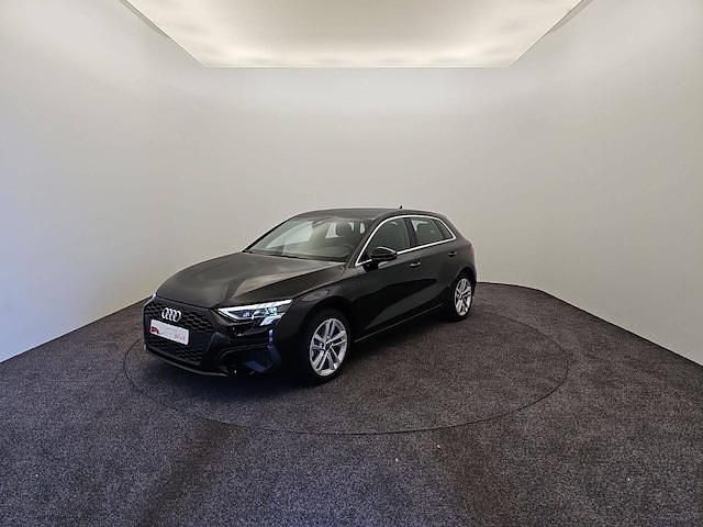 Gris manhattan métallisé Occasion 2024 Audi A3 Sportback e-tron Business Citadine | 36 800 € (Prix juste) - Image 1/4