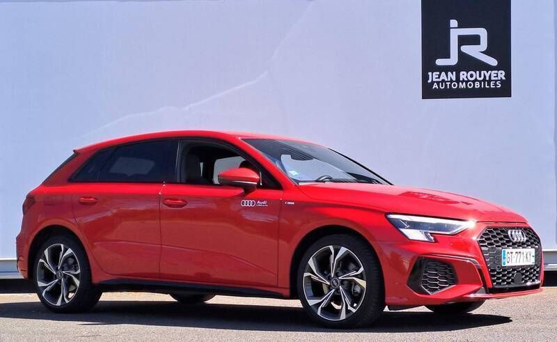 Rouge Utilisé 2024 Audi A3 Sportback S-Line Berline | 39 900 € (Prix assez cher) - Image 1/4
