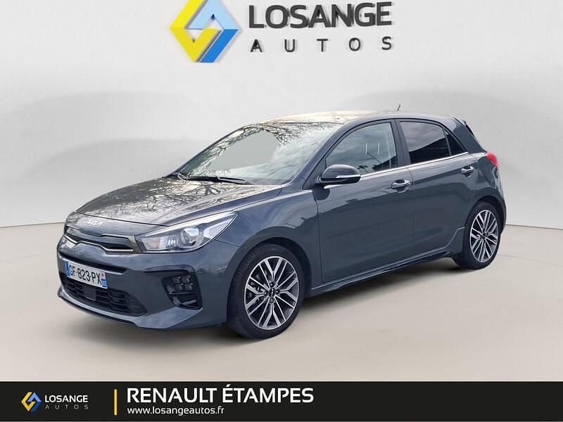 Gris Utilisé 2022 Kia Rio GT-Line Berline | 16 900 € (Prix juste) - Image 1/4