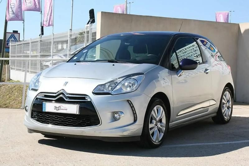 Gris Utilisé 2013 Citroën DS3 So Chic Berline | 8 490 € (Prix juste) - Image 1/4