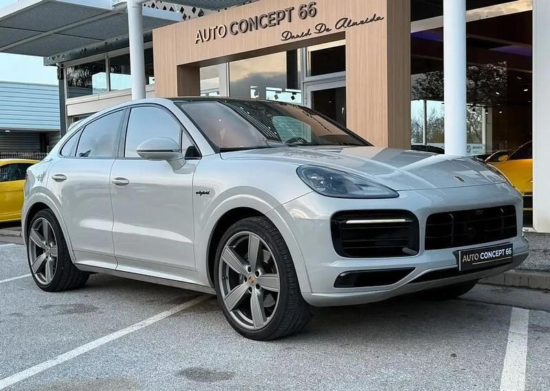 Gris Occasion 2022 Porsche Cayenne Platinum Edition SUV | 86 900 € (Prix cher) - Image 1/4