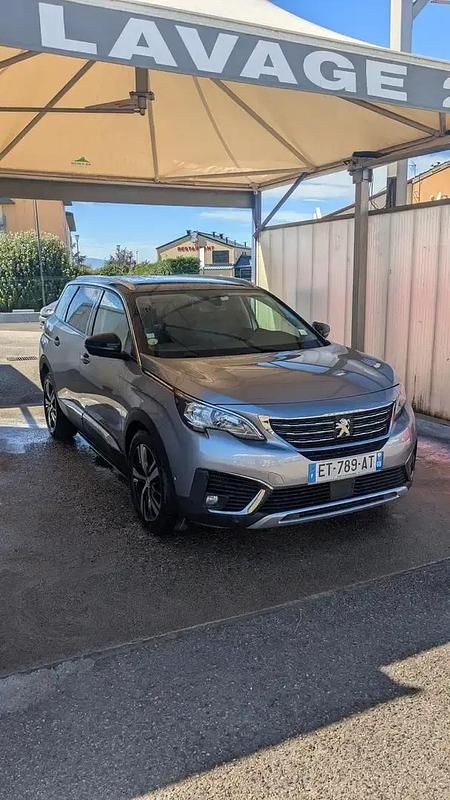Utilisé 2017 Peugeot 5008 S Monospace | 17 800 € (Prix juste) - Image 1/4