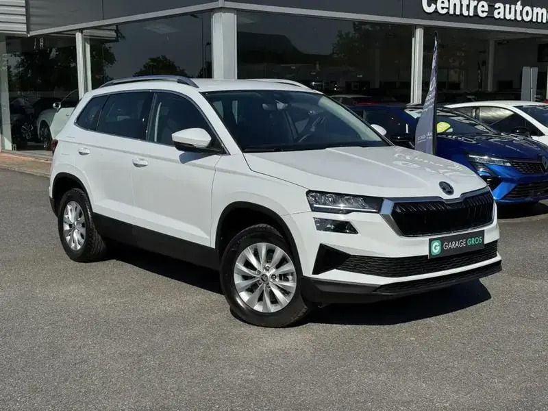 Blanc Utilisé 2024 Skoda Karoq Ambition SUV | 27 480 € (Prix juste) - Image 1/4