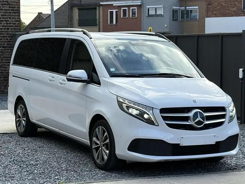 Blanc Utilisé 2019 Mercedes V300 Monospace | 35 900 € - Image 1/4