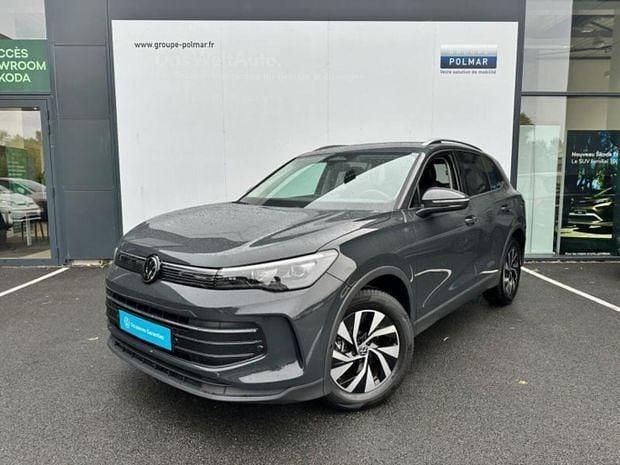 Noir Utilisé 2024 VW Tiguan Life SUV | 33 990 € (Prix juste) - Image 1/4