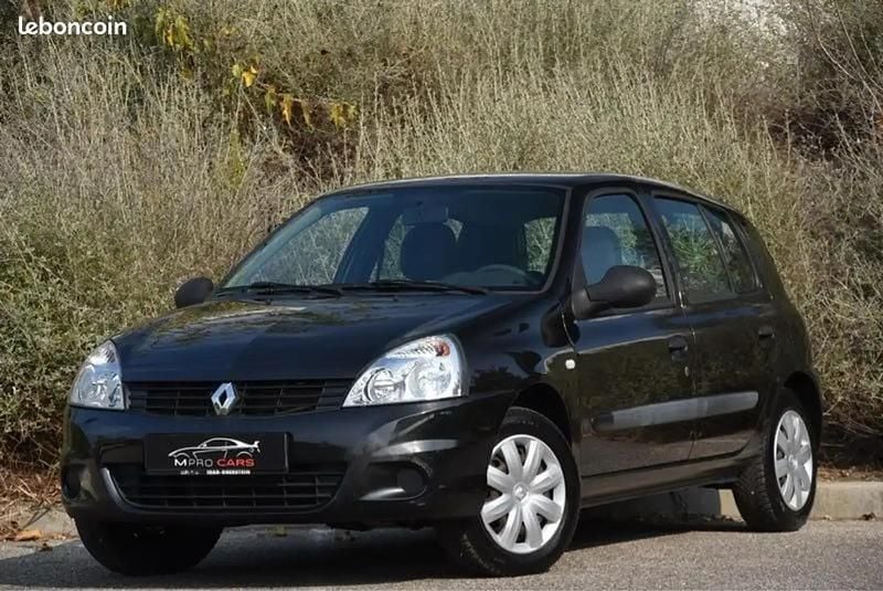Noir Utilisé 2010 Renault Clio II Campus Berline | 5 490 € (Bon prix) - Image 1/4
